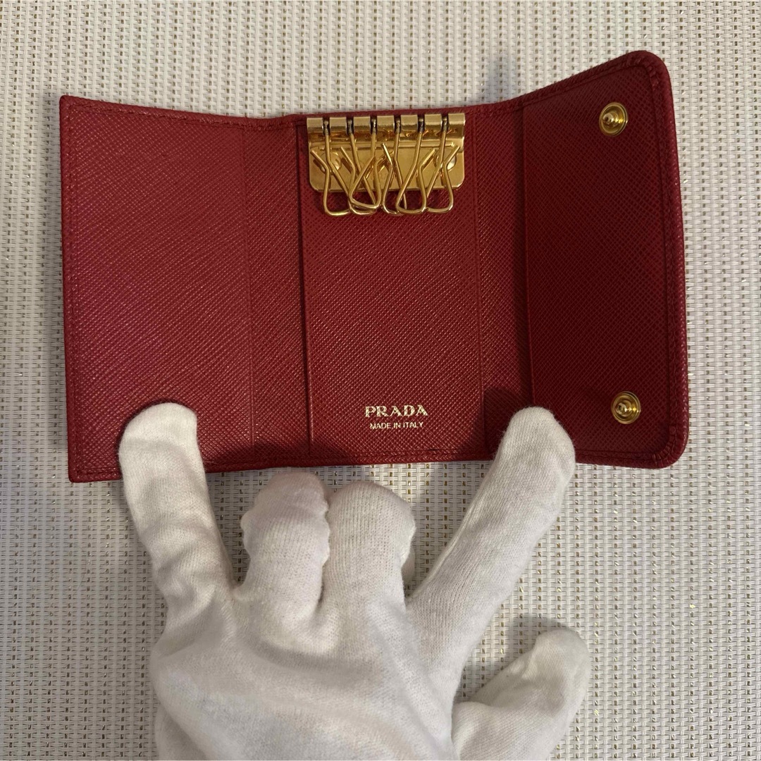 PRADA - PRADA サフィアーノレザー レッドキーケースの通販 by PRADA - PRADA サフィアーノレザー レッドキーケースの通販 by