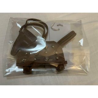 馬 ラム革 スタッズ チャーム 2WAY 新品未開封(バッグチャーム)