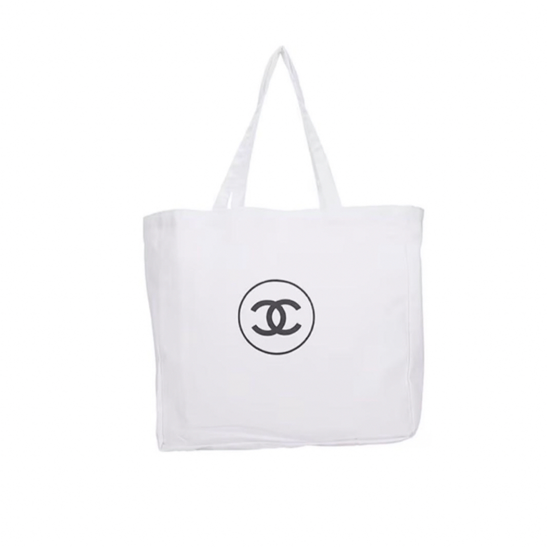 CHANEL - 【新品】シャネル ノベルティ トートバッグ ホワイト CHANEL - 【新品】シャネル ノベルティ トートバッグ ホワイト