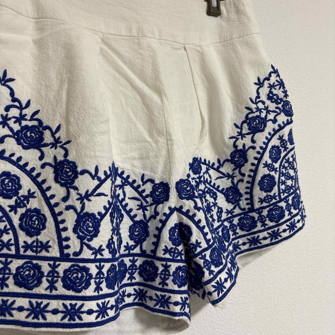 Lily Brown - Lily Brown刺繍ショートパンツの通販 by aya Lily Brown - Lily Brown刺繍ショートパンツの通販 by aya