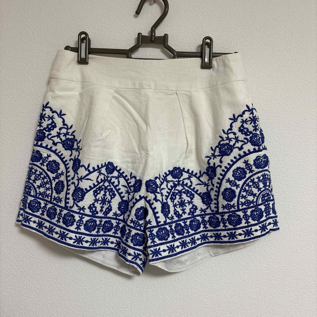 Lily Brown - Lily Brown刺繍ショートパンツの通販 by aya Lily Brown - Lily Brown刺繍ショートパンツの通販 by aya