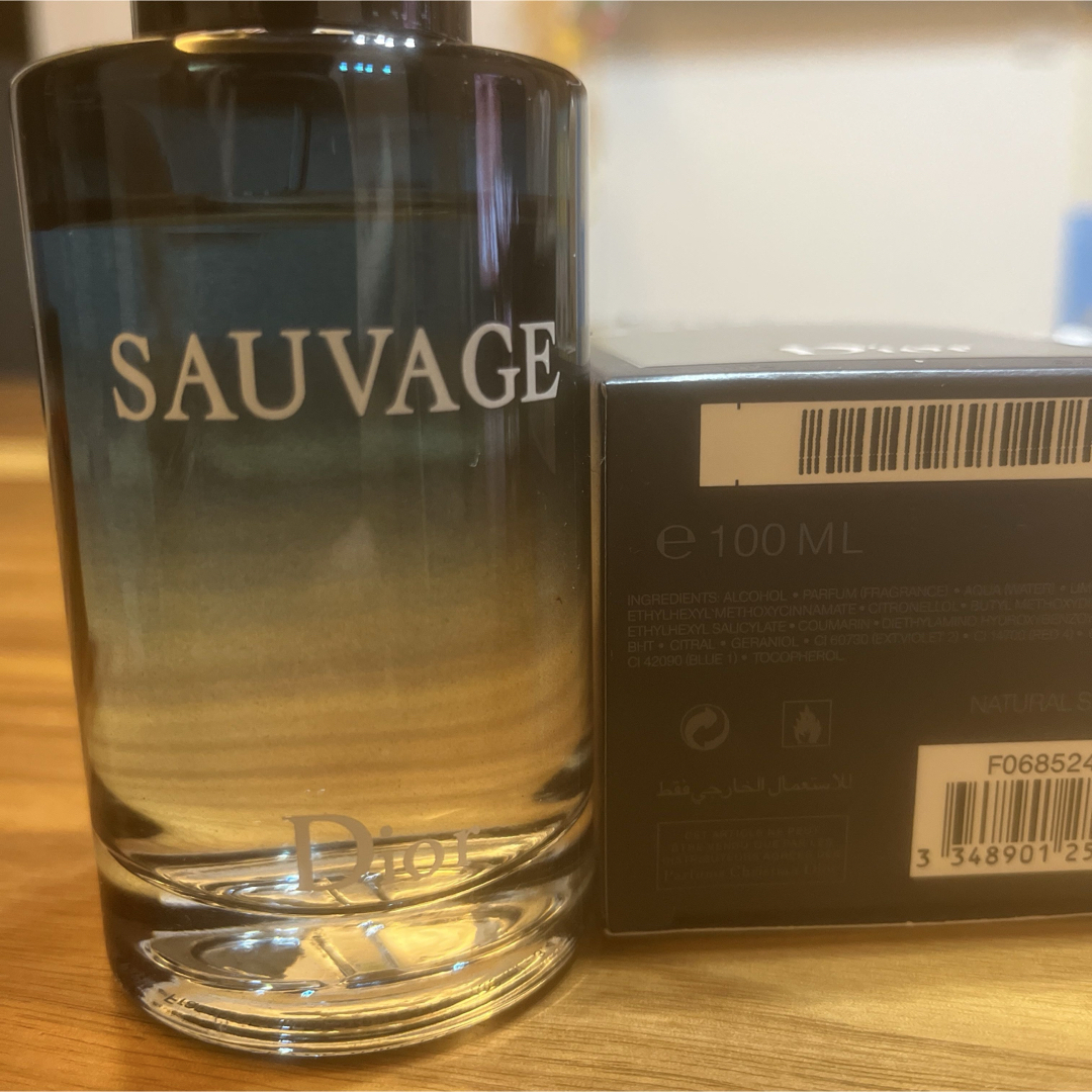 Christian Dior - Dior ディオール SAUVAGE オードトワレ 100ml Christian Dior - Dior ディオール SAUVAGE オードトワレ 100ml