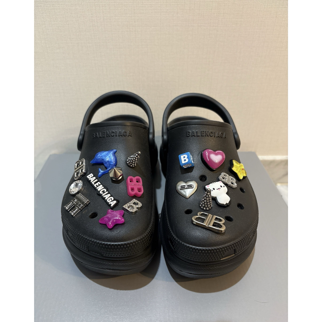 BALENCIAGA - 2025新作 BALENCIAGA CROCSミュール JIBBITZ 36の BALENCIAGA - 2025新作 BALENCIAGA CROCSミュール JIBBITZ 36の