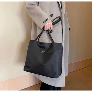PRADA - 良品 プラダ トートバッグ 三角ロゴ 肩掛け可 テスート PRADA - 良品 プラダ トートバッグ 三角ロゴ 肩掛け可 テスート