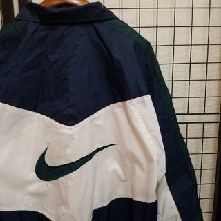 NIKE(ナイロンジャケット ・ ホワイト/白色系)のフリマ NIKE(ナイロンジャケット ・ ホワイト/白色系)のフリマ