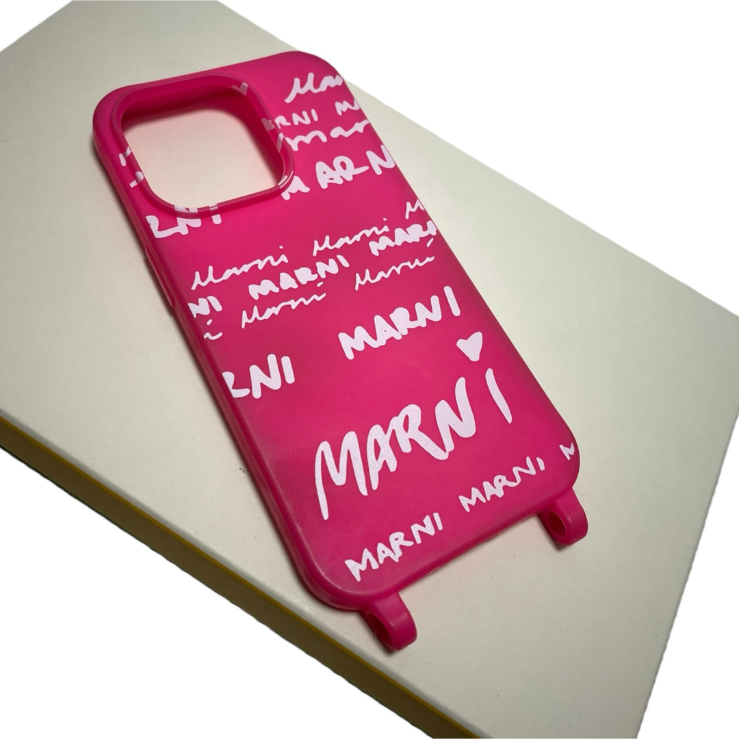 MARNI - MARNI マルニ iPhone14Pro ケース ストラップ付き ロゴ MARNI - MARNI マルニ iPhone14Pro ケース ストラップ付き ロゴ