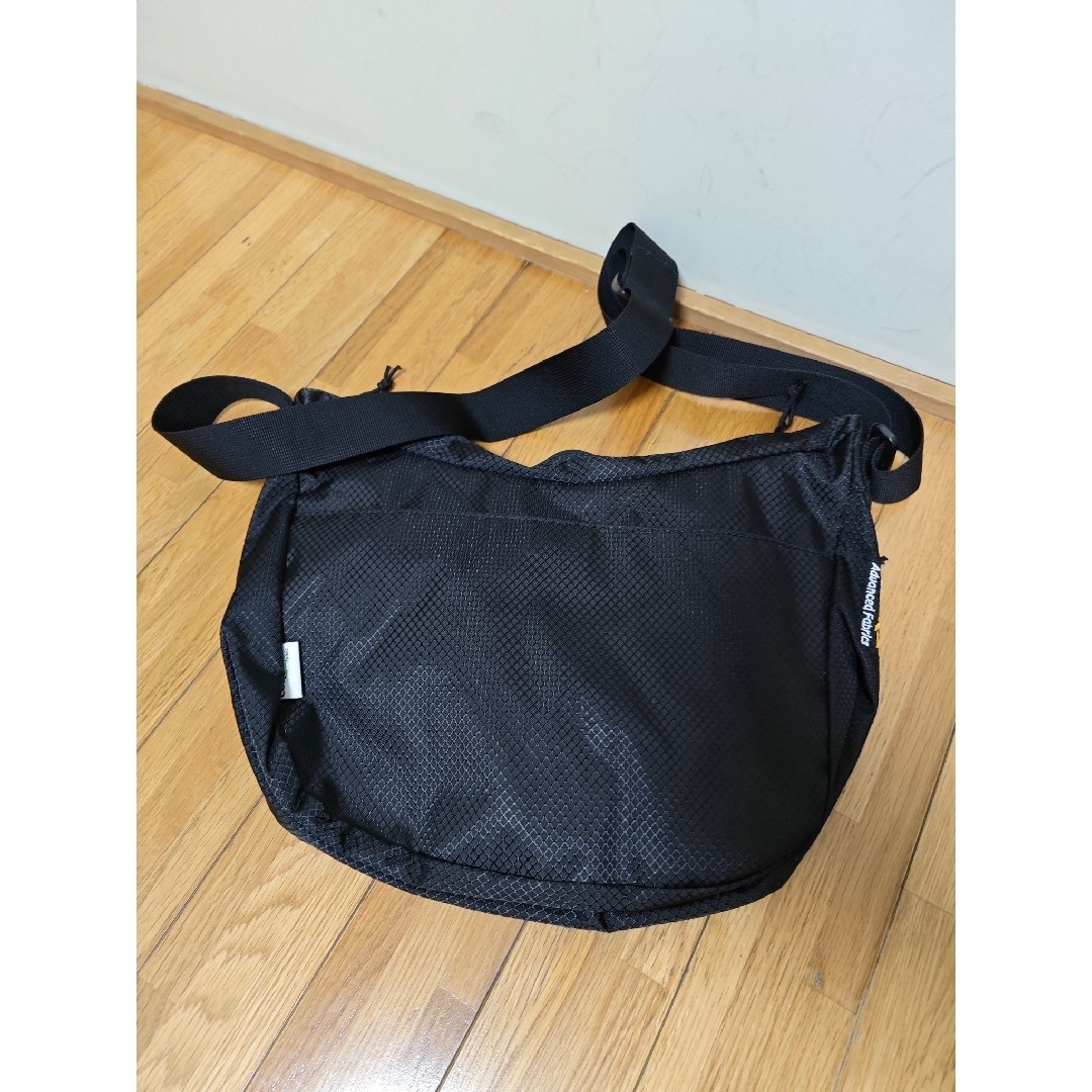 Supreme - Supreme ブラック スモールメッセンジャーバッグ 22ss Supreme - Supreme ブラック スモールメッセンジャーバッグ 22ss
