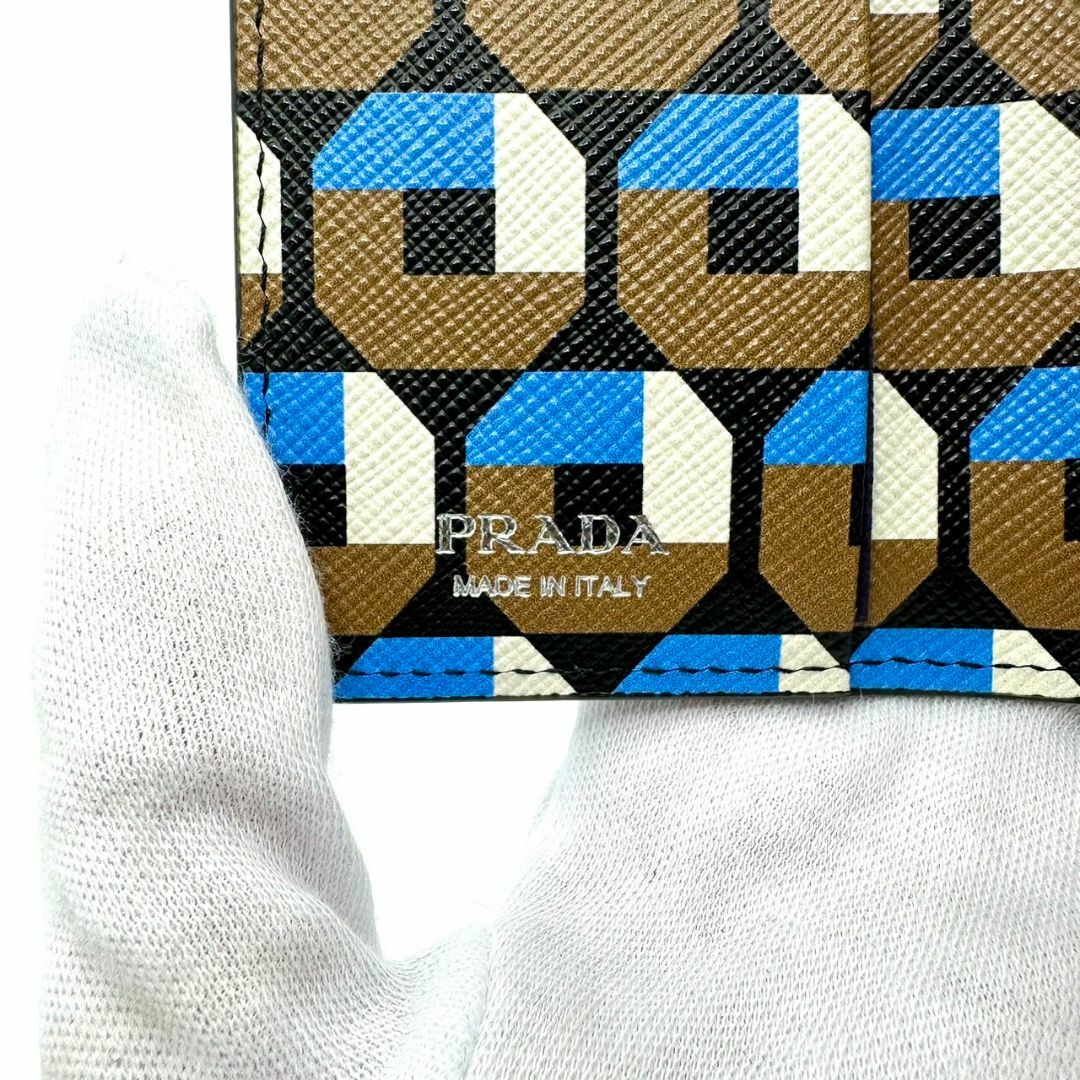 PRADA - 【新古品未使用品】PRADA プラダ キーケース 三角 PRADA - 【新古品未使用品】PRADA プラダ キーケース 三角