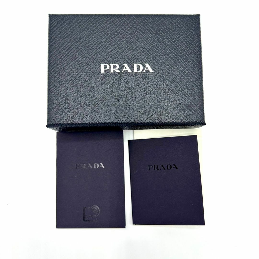 PRADA - 【新古品未使用品】PRADA プラダ キーケース 三角 PRADA - 【新古品未使用品】PRADA プラダ キーケース 三角