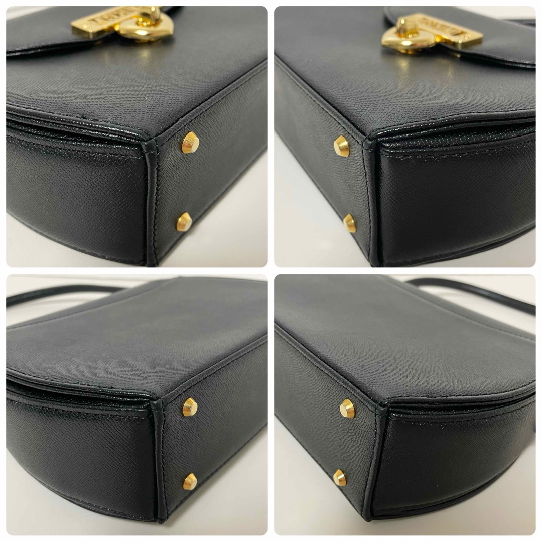 MOSCHINO - MOSCHINO モスキーノ ハート レザー ミニ MOSCHINO - MOSCHINO モスキーノ ハート レザー ミニ