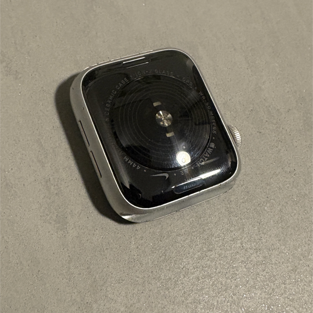 Apple Watch - バンド充電器付AppleWatchSE Nike GPS/44mm/A2352 Apple Watch - バンド充電器付AppleWatchSE Nike GPS/44mm/A2352
