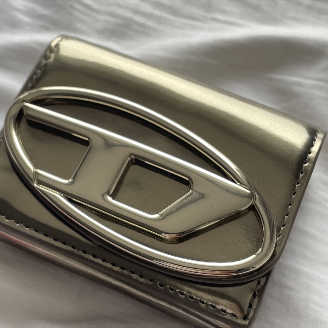 DIESEL - DIESEL 1dr Tri Fold Coin Xs Ii ゴールド レザーの DIESEL - DIESEL 1dr Tri Fold Coin Xs Ii ゴールド レザーの