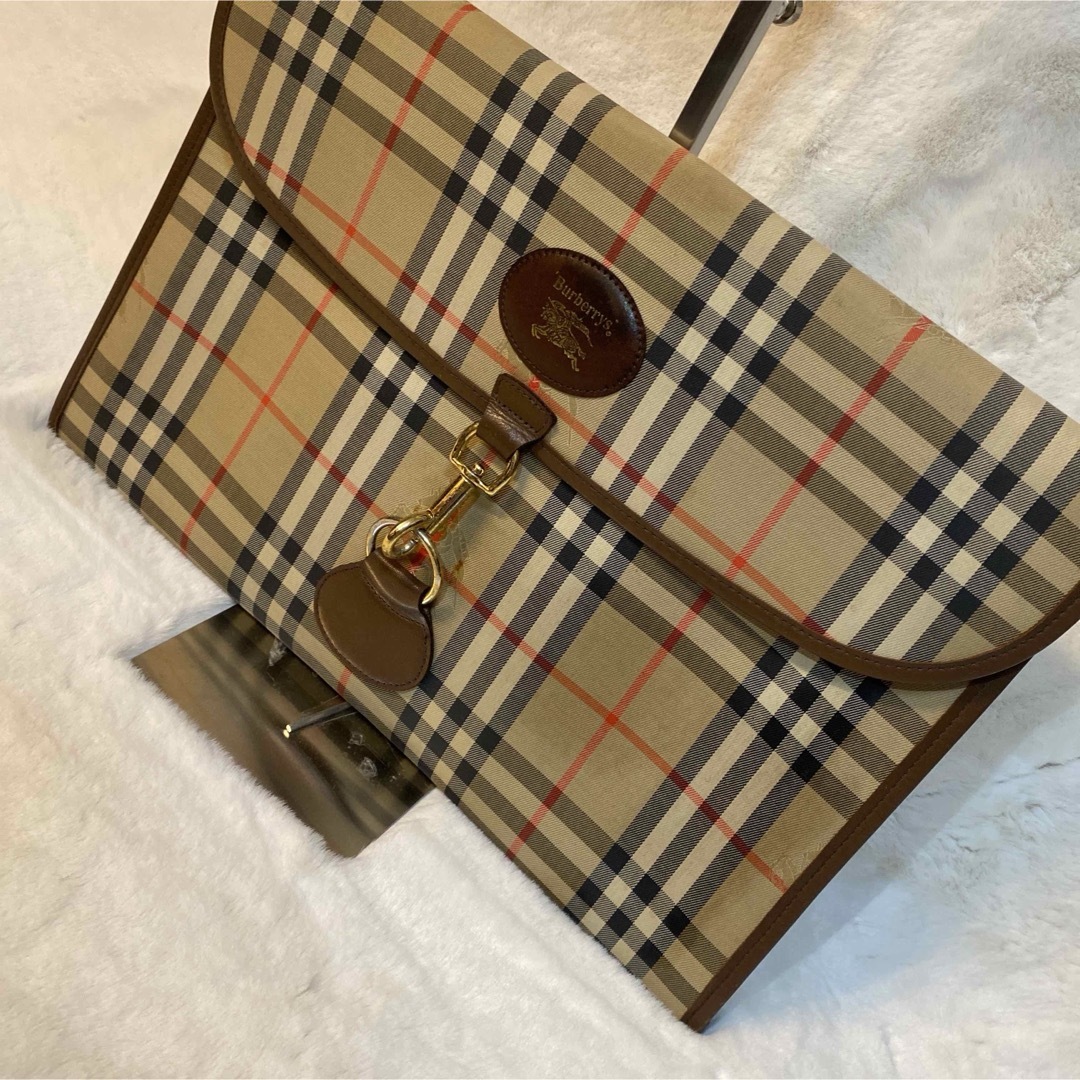 BURBERRY - 良品・A4収納✨バーバリー クラッチバッグ ノバ BURBERRY - 良品・A4収納✨バーバリー クラッチバッグ ノバ