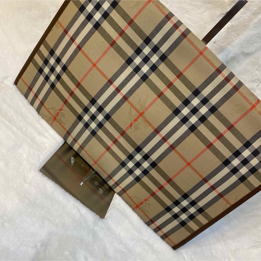BURBERRY - 良品・A4収納✨バーバリー クラッチバッグ ノバ BURBERRY - 良品・A4収納✨バーバリー クラッチバッグ ノバ