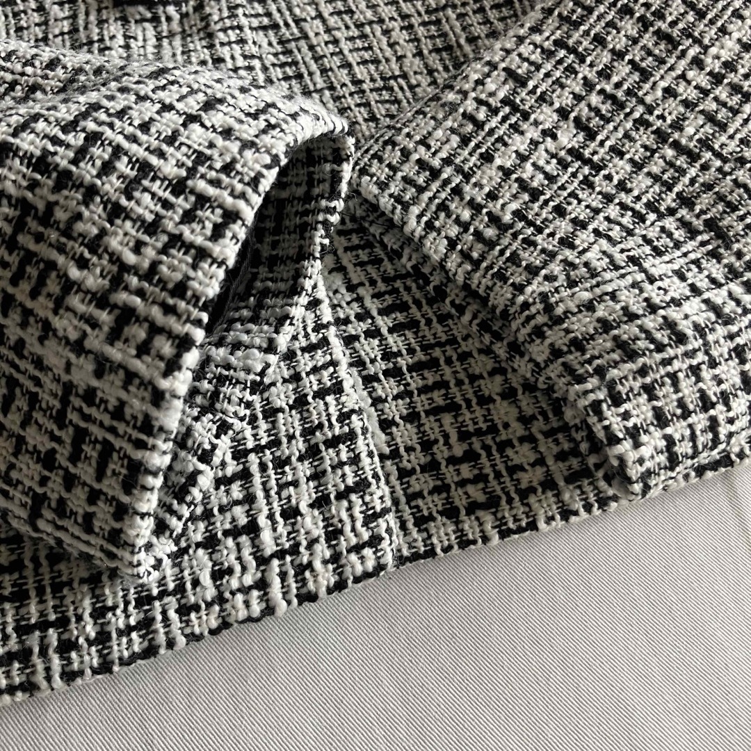ZARA - 【新品・タグ付き】ZARA クロップド丈テクスチャー入り ZARA - 【新品・タグ付き】ZARA クロップド丈テクスチャー入り