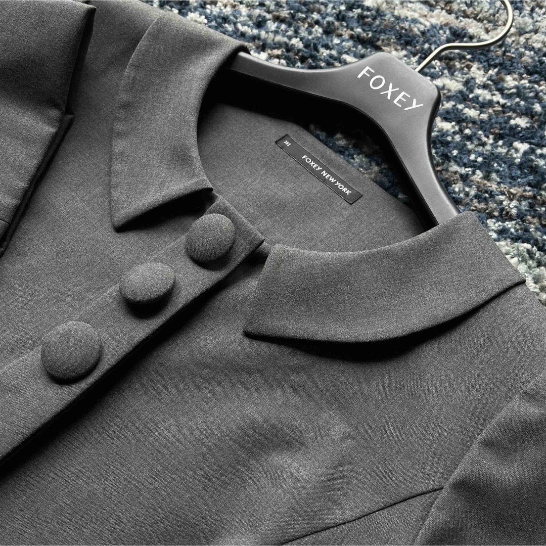 FOXEY - FOXEY NY 38 くるみボタン ショートジャケットの通販 by FOXEY - FOXEY NY 38 くるみボタン ショートジャケットの通販 by