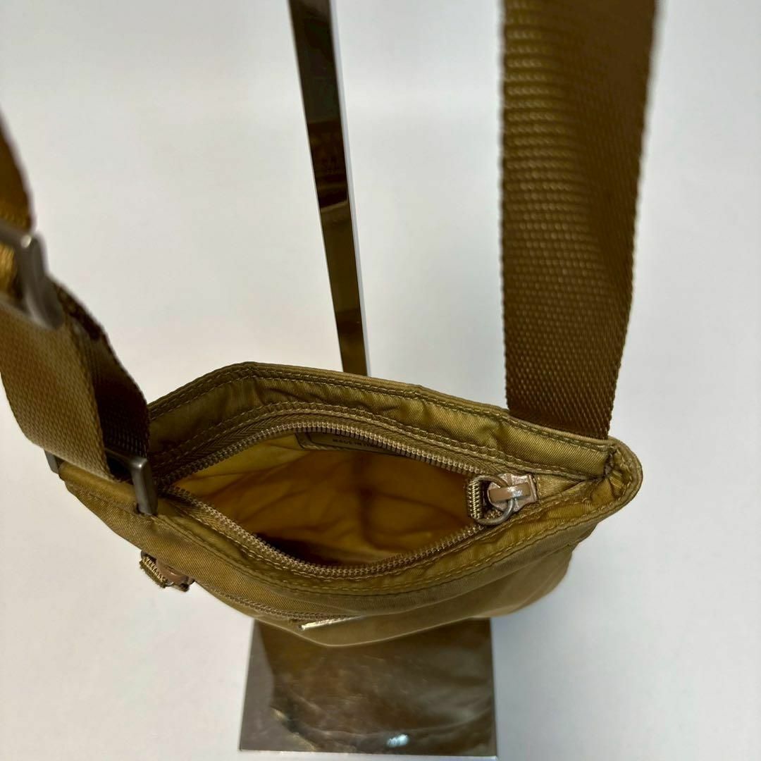 PRADA - m58【美品】プラダ 三角ロゴ ナイロン ベージュ PRADA - m58【美品】プラダ 三角ロゴ ナイロン ベージュ