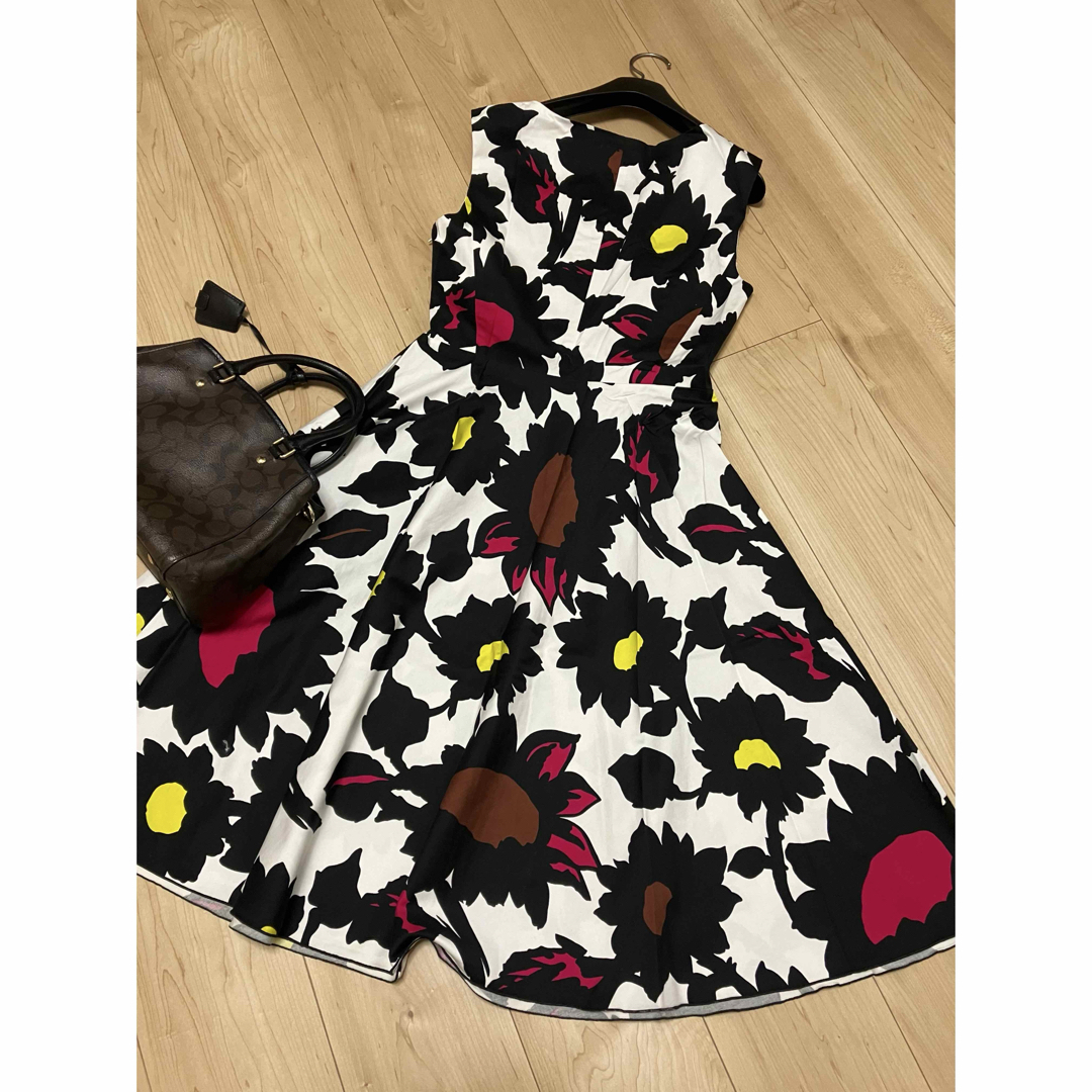 Max Mara - 美品 マックスマーラ STUDIO フレア ワンピース 花柄 Max Mara - 美品 マックスマーラ STUDIO フレア ワンピース 花柄