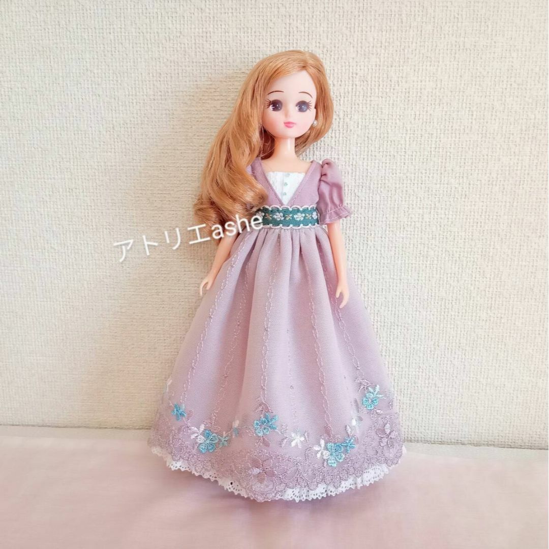 ハンドメイド「クラシカルなチュールレースドレス 紫」ネオ ハンドメイド「クラシカルなチュールレースドレス 紫」ネオ