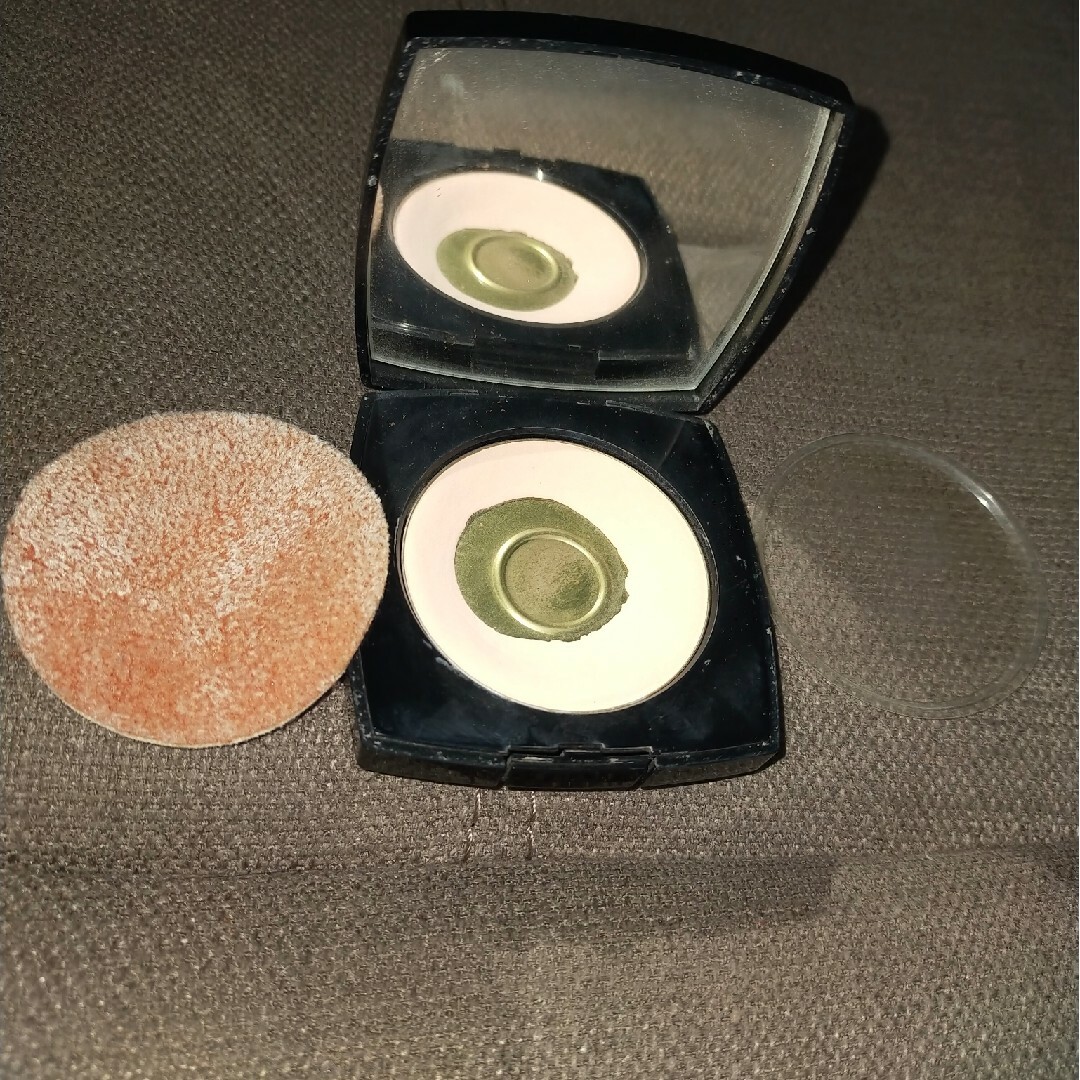 CHANEL - CHANEL☆フェイスパウダー☆01☆オーブ☆プードゥル CHANEL - CHANEL☆フェイスパウダー☆01☆オーブ☆プードゥル