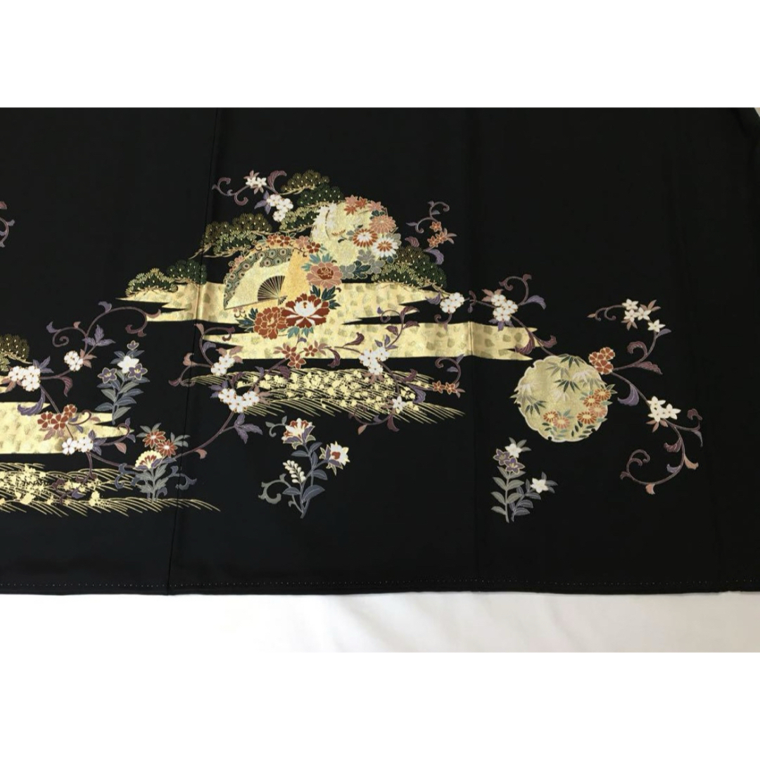 現代的・豪華な【黒留袖】 金駒刺繍 金彩友禅 手描き友禅 裄長め 現代的・豪華な【黒留袖】 金駒刺繍 金彩友禅 手描き友禅 裄長め