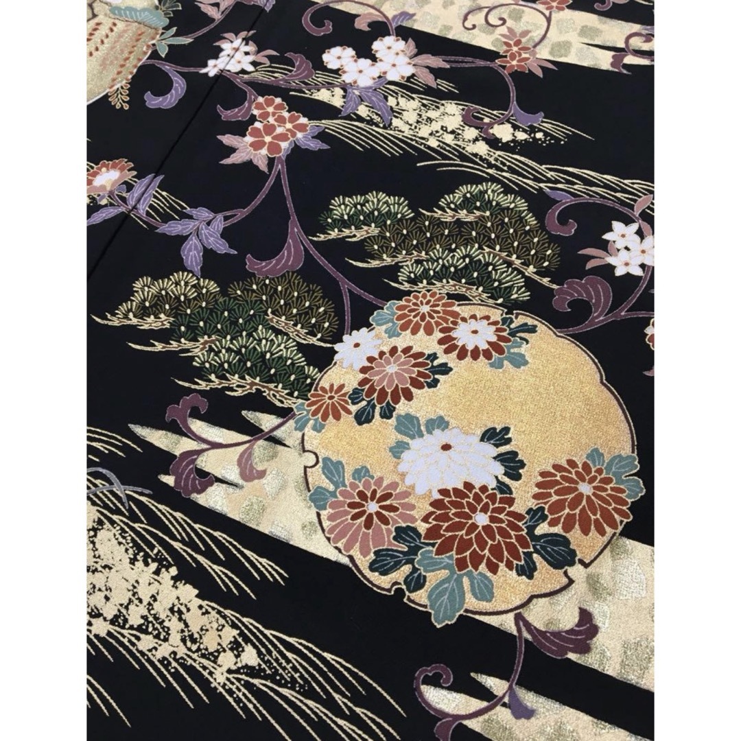 現代的・豪華な【黒留袖】 金駒刺繍 金彩友禅 手描き友禅 裄長め 現代的・豪華な【黒留袖】 金駒刺繍 金彩友禅 手描き友禅 裄長め
