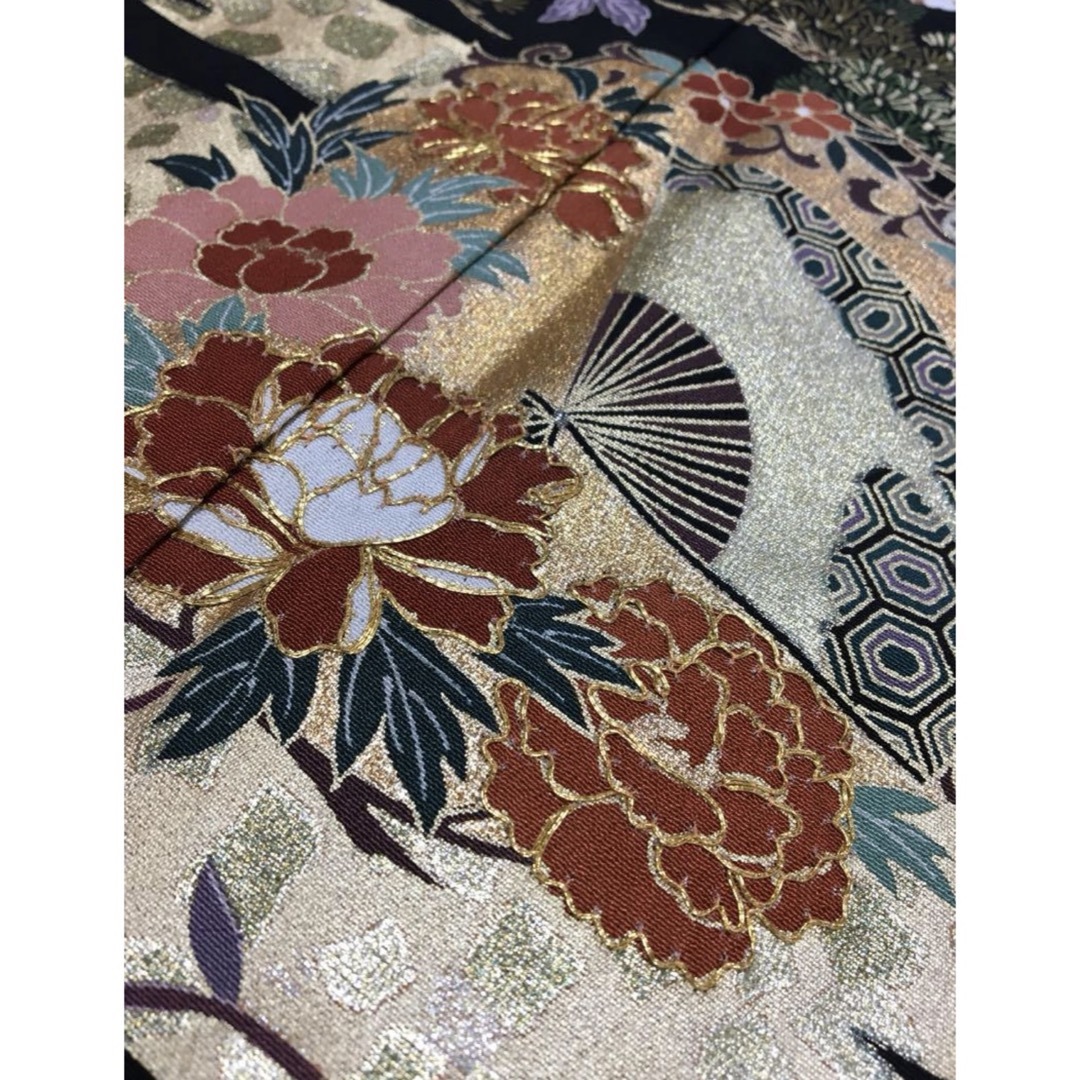 現代的・豪華な【黒留袖】 金駒刺繍 金彩友禅 手描き友禅 裄長め 現代的・豪華な【黒留袖】 金駒刺繍 金彩友禅 手描き友禅 裄長め