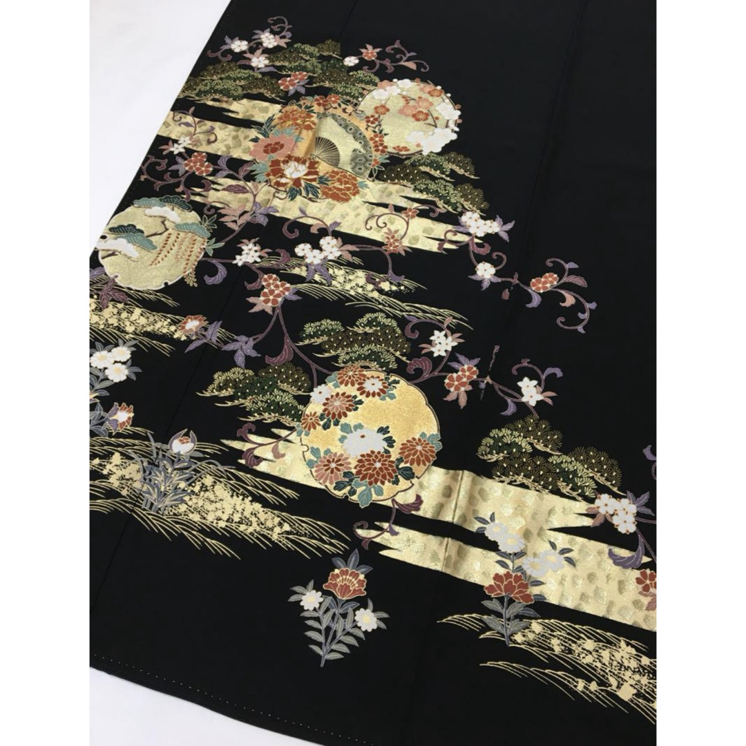 現代的・豪華な【黒留袖】 金駒刺繍 金彩友禅 手描き友禅 裄長め 現代的・豪華な【黒留袖】 金駒刺繍 金彩友禅 手描き友禅 裄長め