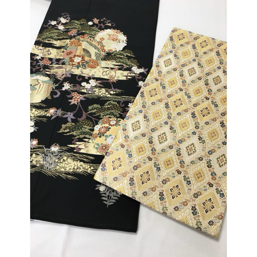 現代的・豪華な【黒留袖】 金駒刺繍 金彩友禅 手描き友禅 裄長め 現代的・豪華な【黒留袖】 金駒刺繍 金彩友禅 手描き友禅 裄長め