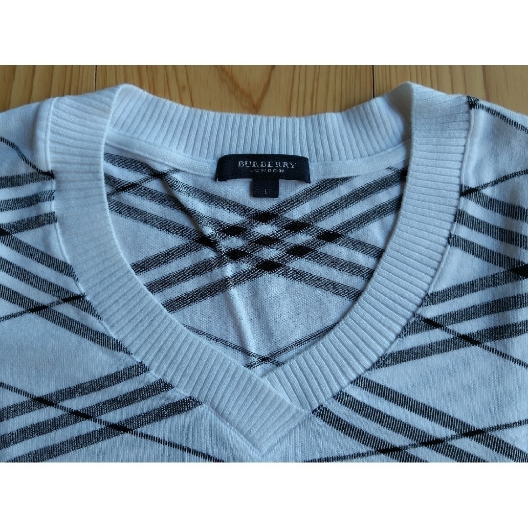 BURBERRY - バーバリーロンドン Vネックセーター 1(Sサイズ) 白 BURBERRY - バーバリーロンドン Vネックセーター 1(Sサイズ) 白