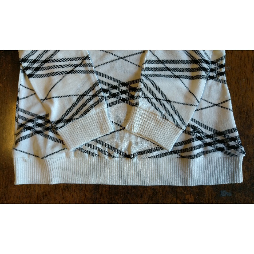BURBERRY - バーバリーロンドン Vネックセーター 1(Sサイズ) 白 BURBERRY - バーバリーロンドン Vネックセーター 1(Sサイズ) 白
