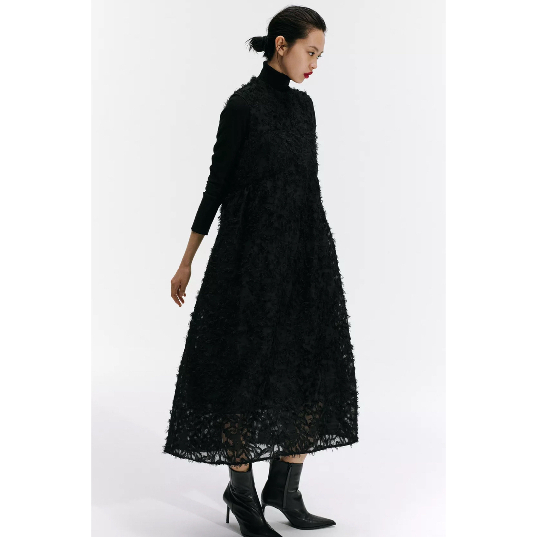 ZARA - 【完売品】ZARA フリンジ付きミディ丈ワンピース Sサイズ ZARA - 【完売品】ZARA フリンジ付きミディ丈ワンピース Sサイズ