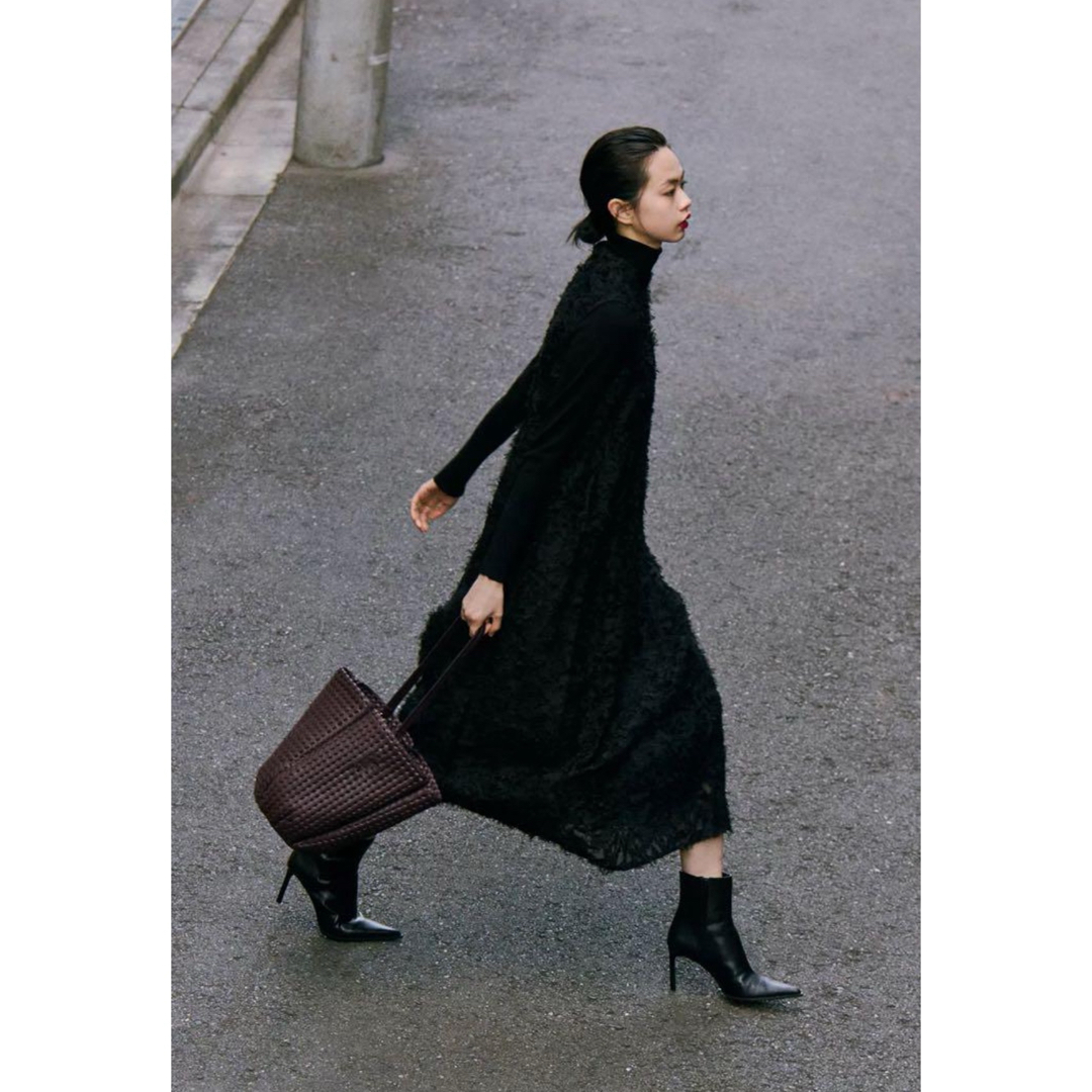 ZARA - 【完売品】ZARA フリンジ付きミディ丈ワンピース Sサイズ ZARA - 【完売品】ZARA フリンジ付きミディ丈ワンピース Sサイズ