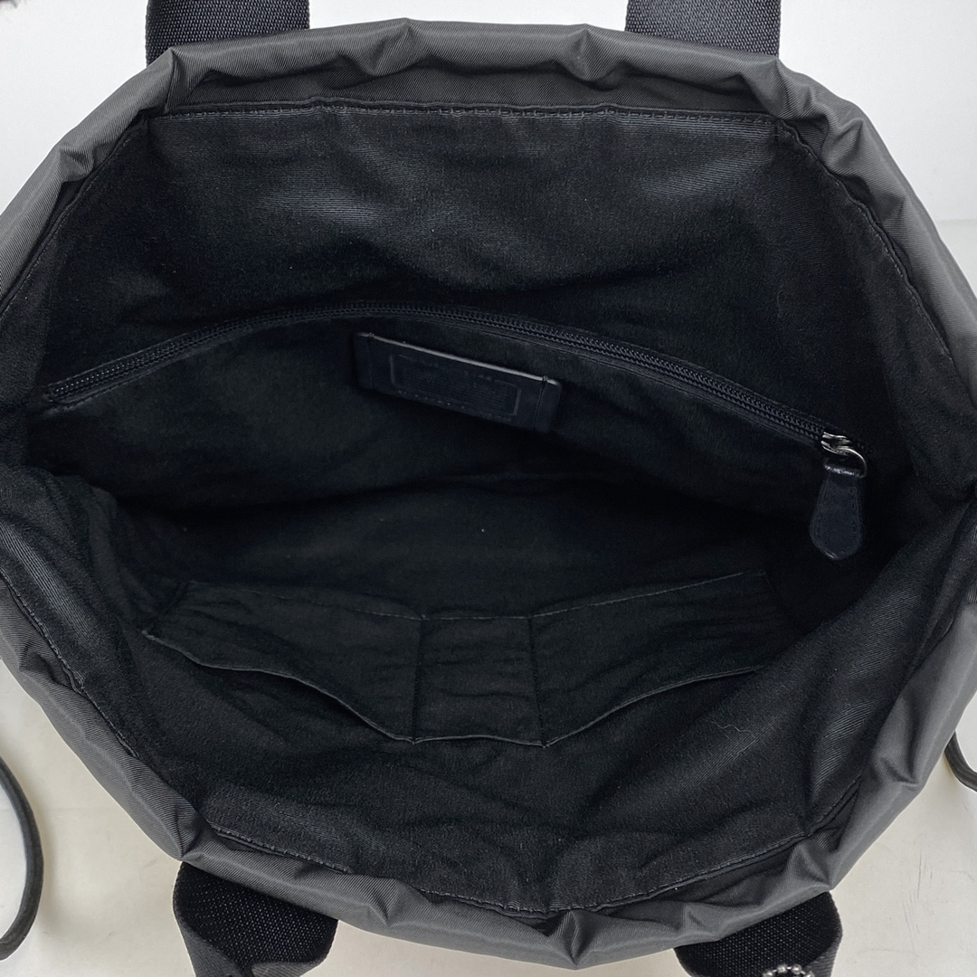 COACH - コーチ ロゴ リュックサック レディース 【中古】の通販 COACH - コーチ ロゴ リュックサック レディース 【中古】の通販