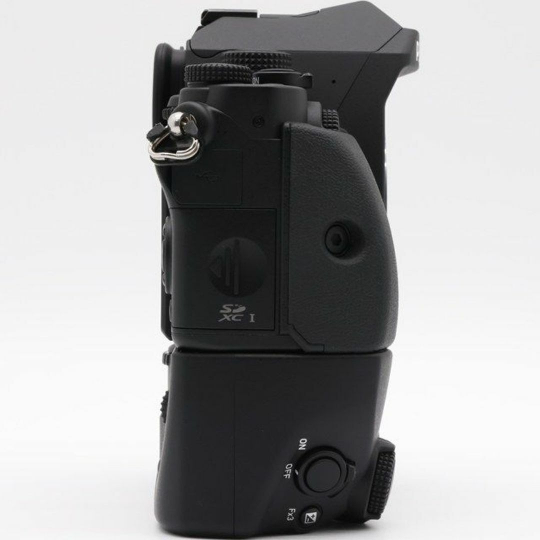 PENTAX - PENTAX KP ボディ ブラック+純正バッテリーグリップ D PENTAX - PENTAX KP ボディ ブラック+純正バッテリーグリップ D