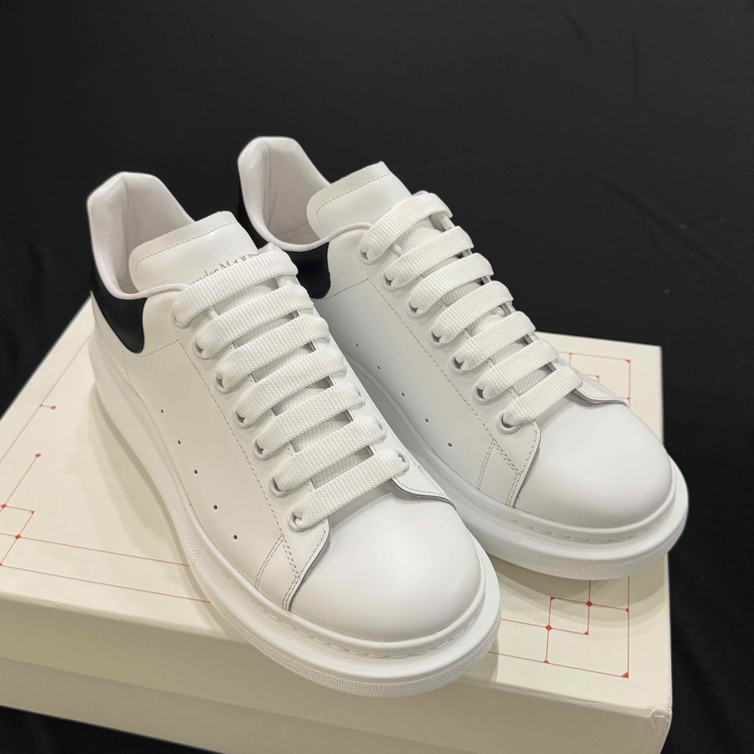 Alexander McQueen - 白x黒【正規品・新品】 25cm 40 Alexander McQueen - 白x黒【正規品・新品】 25cm 40