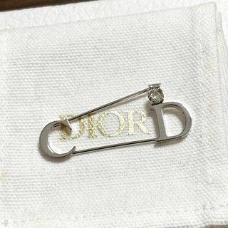Christian Dior(シルバー ・ ブローチ/コサージュ)のフリマ Christian Dior(シルバー ・ ブローチ/コサージュ)のフリマ