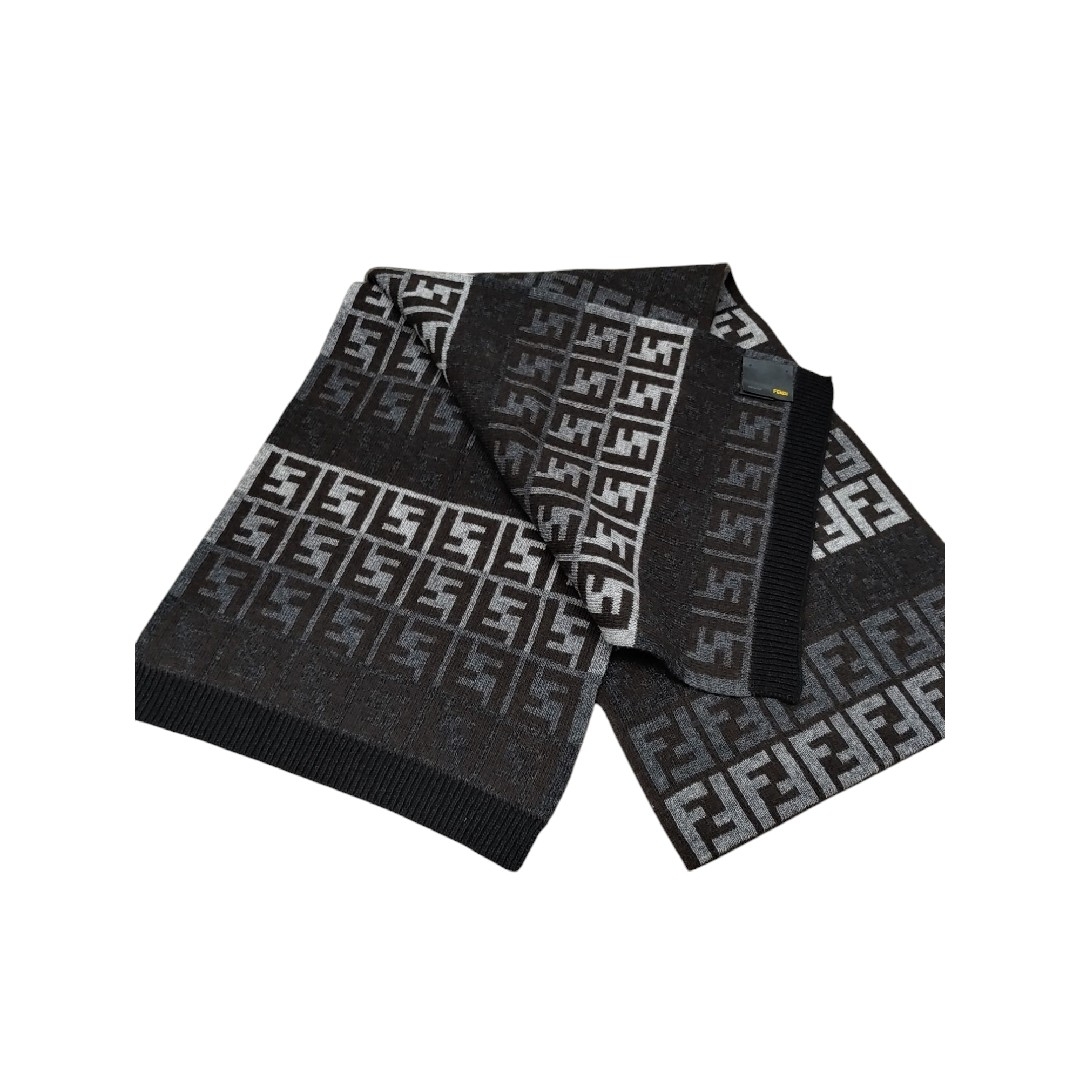 FENDI - FENDI フェンディ ズッカ柄 マフラー の通販 by りえ's FENDI - FENDI フェンディ ズッカ柄 マフラー の通販 by りえ's