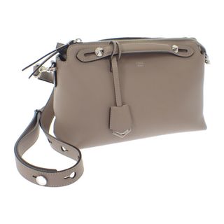 FENDI(グレー/灰色系)のフリマアイテム一覧 FENDI(グレー/灰色系)のフリマアイテム一覧