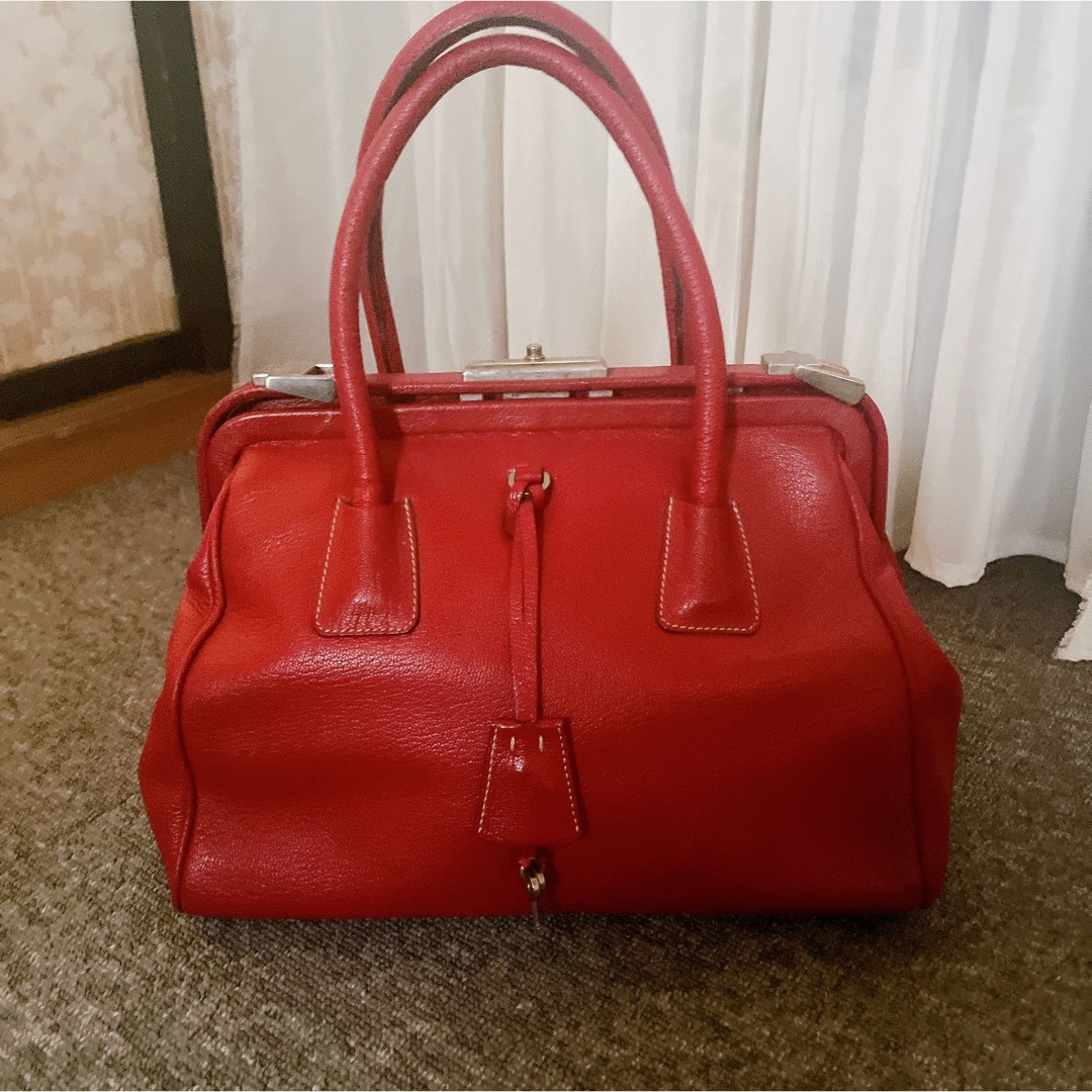 PRADA - プラダのレッド(赤)のドクターズバッグです⭐️の通販 PRADA - プラダのレッド(赤)のドクターズバッグです⭐️の通販