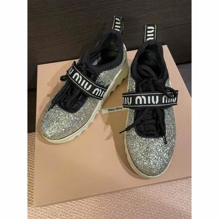 MIU MIU(スニーカー ・ シルバー/銀色系)のフリマアイテム一覧 MIU MIU(スニーカー ・ シルバー/銀色系)のフリマアイテム一覧