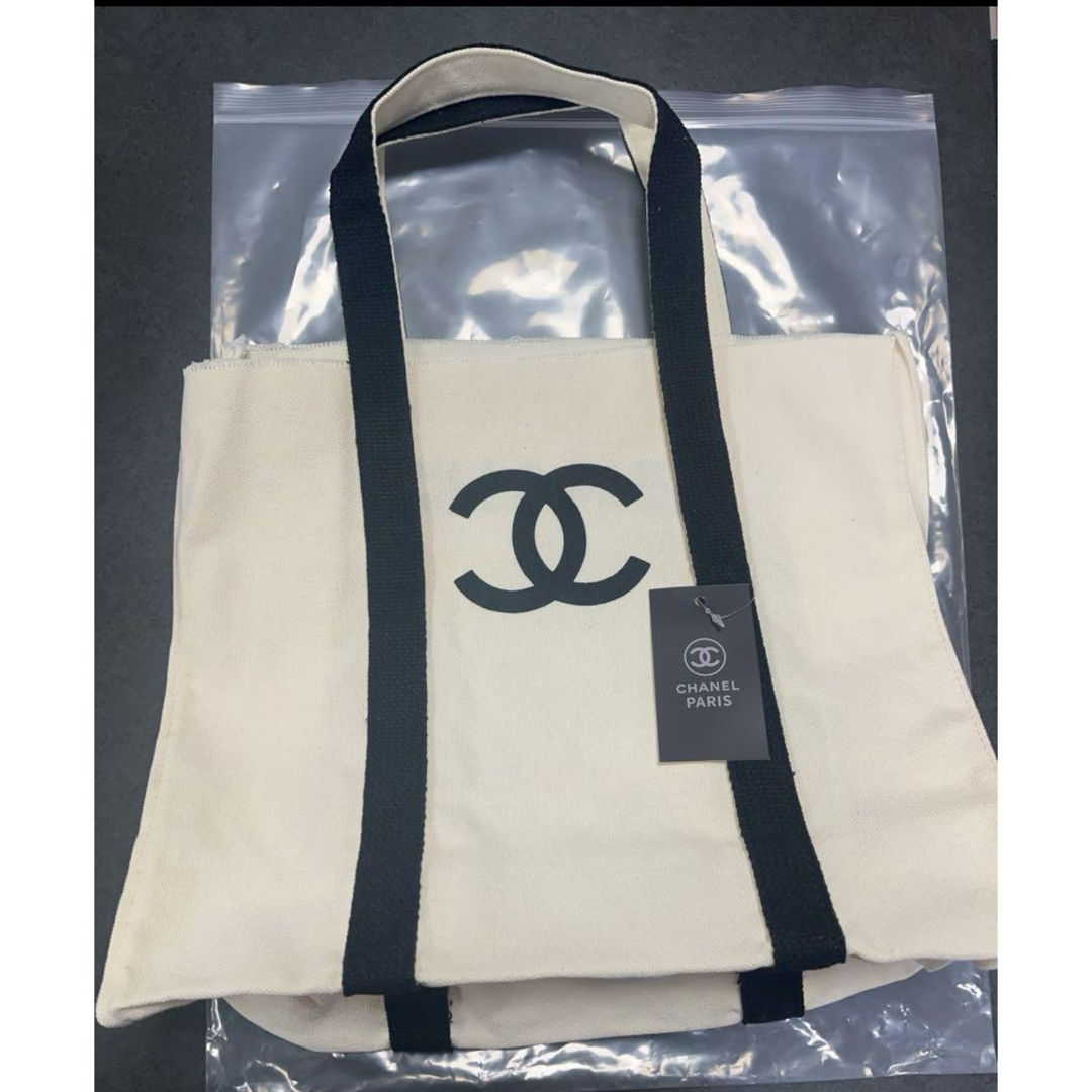 CHANEL - CHANEL ノベルティトートバッグ キャンバス生地 の通販 CHANEL - CHANEL ノベルティトートバッグ キャンバス生地 の通販