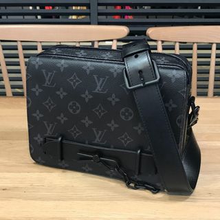 LOUIS VUITTON - ❣️極美品❣️ ルイヴィトン タイガ サラドウ LOUIS VUITTON - ❣️極美品❣️ ルイヴィトン タイガ サラドウ