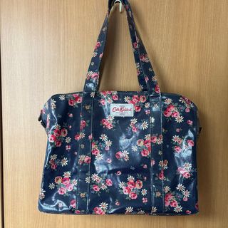 Cath Kidston - Cath Kidston 花柄 ボストンバッグ ネイビーの Cath Kidston - Cath Kidston 花柄 ボストンバッグ ネイビーの