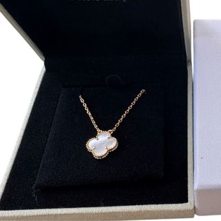 LOUIS VUITTON - ルイヴィトン リアルパール ロングネックレス LOUIS VUITTON - ルイヴィトン リアルパール ロングネックレス