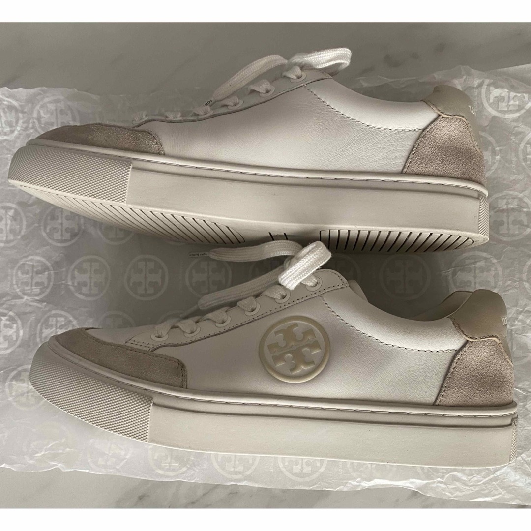 Tory Burch - トリーバーチ スニーカー 美品 白の通販 by Tory Burch - トリーバーチ スニーカー 美品 白の通販 by