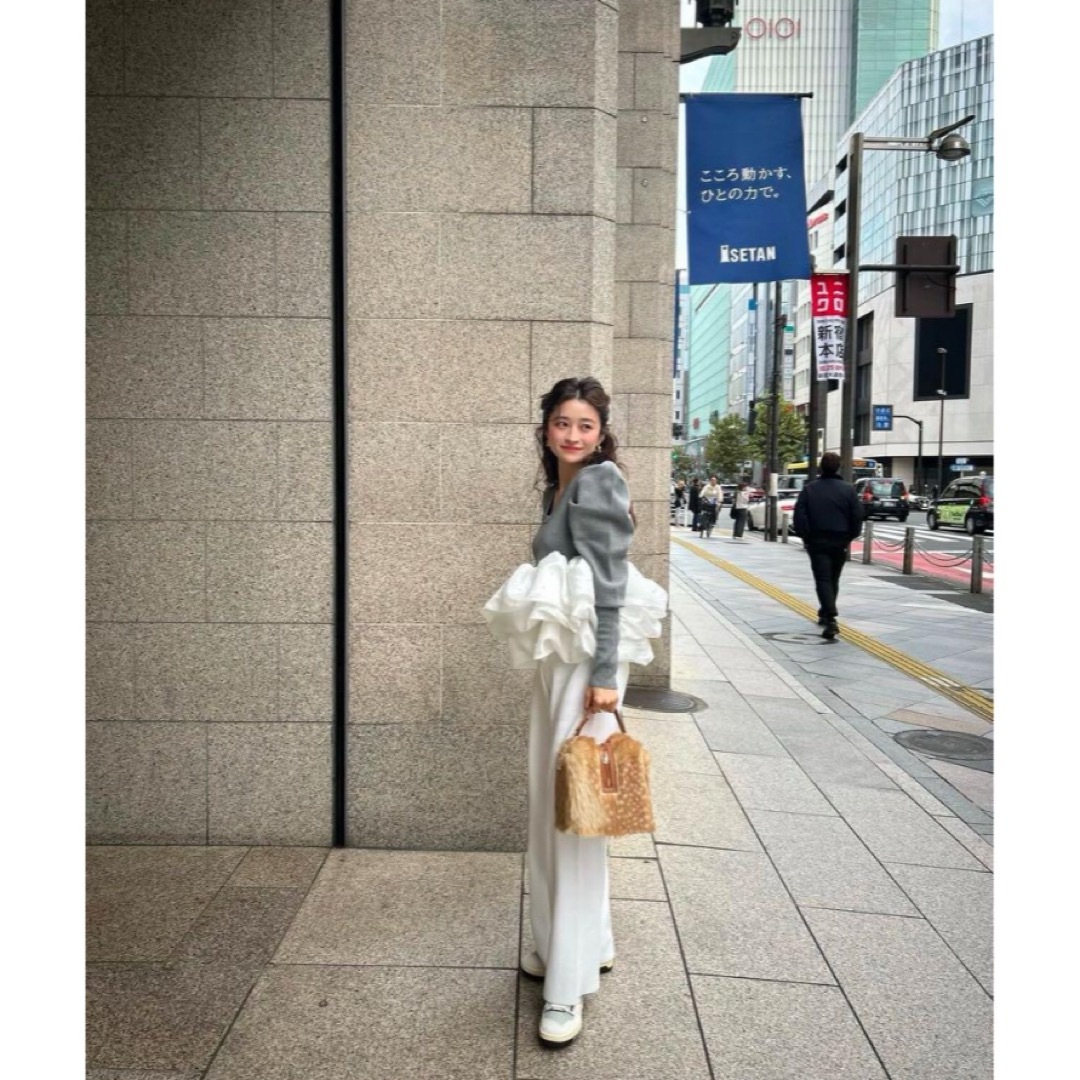 SNIDEL - 正規品☆Bibiy. AMELIE PEPURAMU KNITビビィの通販 by SNIDEL - 正規品☆Bibiy. AMELIE PEPURAMU KNITビビィの通販 by