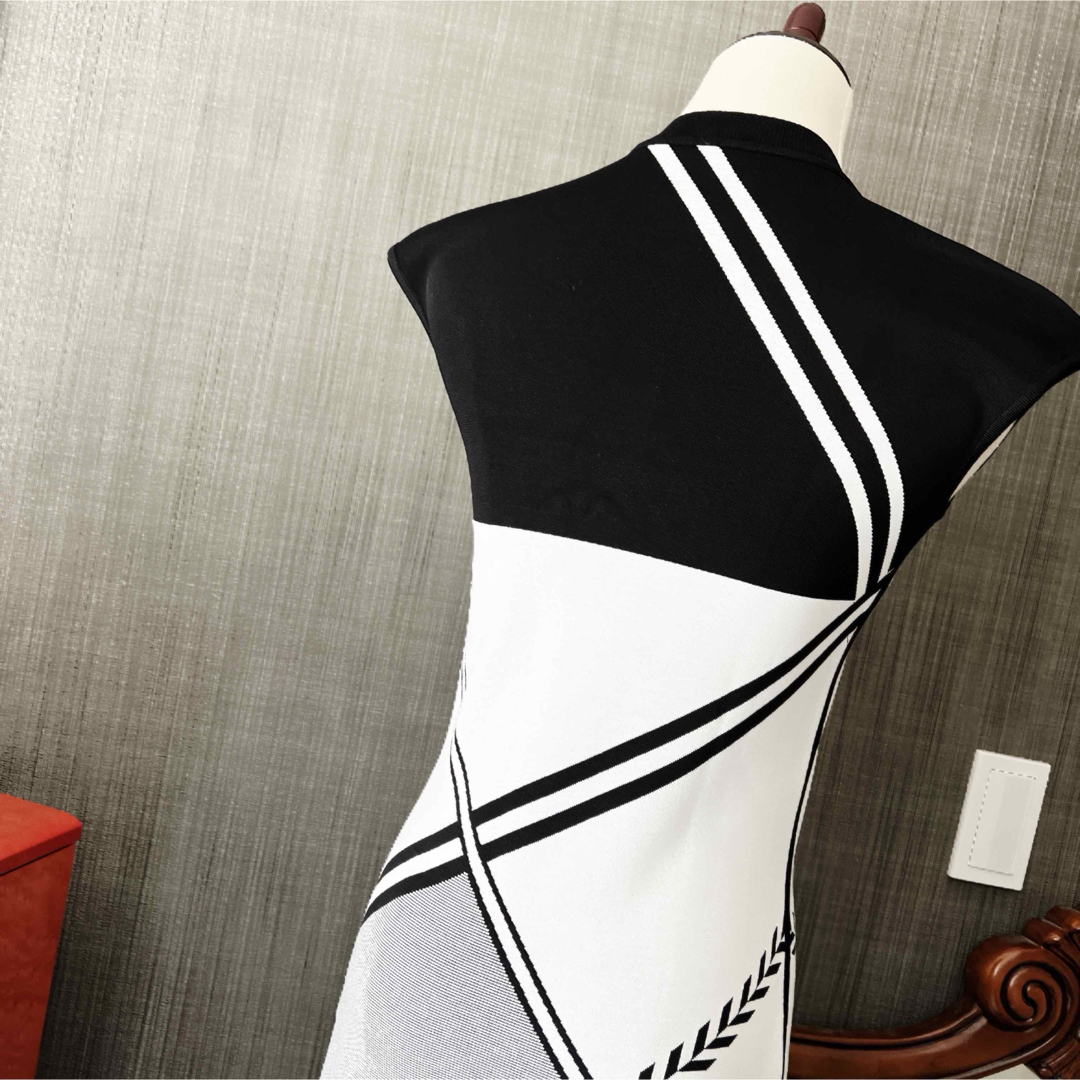 HERMES - 新品 HERMES エルメス バイカラー ニット モード HERMES - 新品 HERMES エルメス バイカラー ニット モード