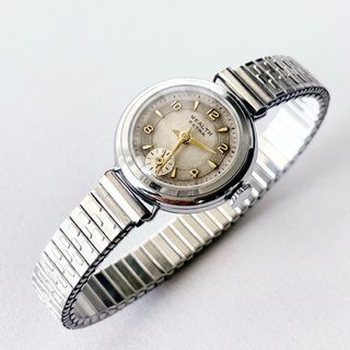Waltham - WALTHAM mini TANK 手巻き スクエア腕時計の通販|ラクマ Waltham - WALTHAM mini TANK 手巻き スクエア腕時計の通販|ラクマ