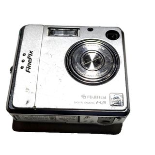 匿名配送 ジャンク品 富士フイルム Finepix F420 部品取りや修理 匿名配送 ジャンク品 富士フイルム Finepix F420 部品取りや修理